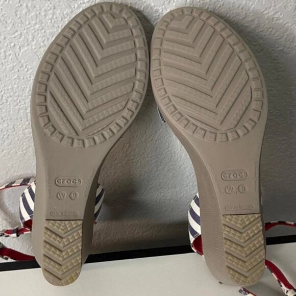 Crocs Leigh 15313 Wedge Sandals Ankle Strappy White Striped Women's Size 9 US - Picture 10 of 11